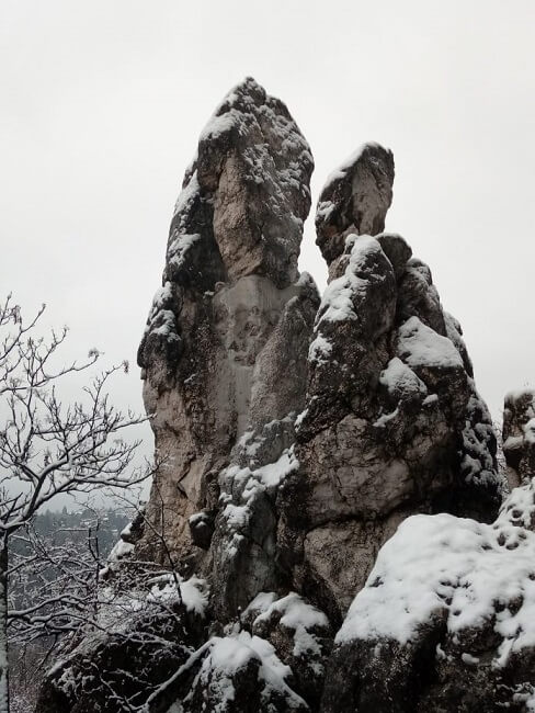 Csobánka túra, Csobánka, Oszoly-szikla, Óra-torony szikla