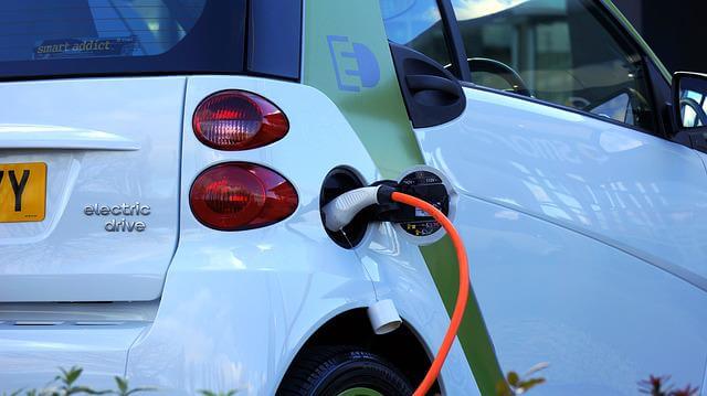 Miért játszanak döntő szerepet az elektromos autó töltők (EV-töltők) az autóipar jövőjében?